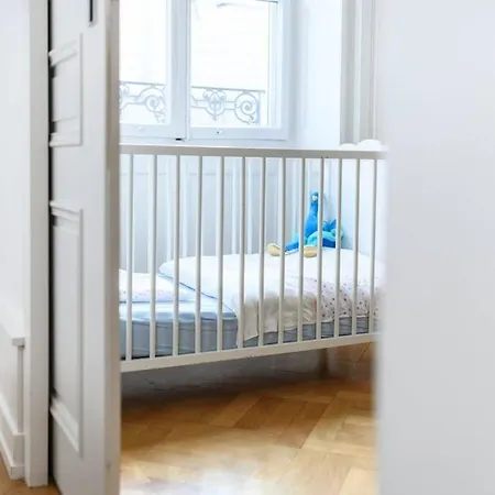 Beautiful 3-bedroom Apart Attic 100 Sqm 8 Persons Apartamento
